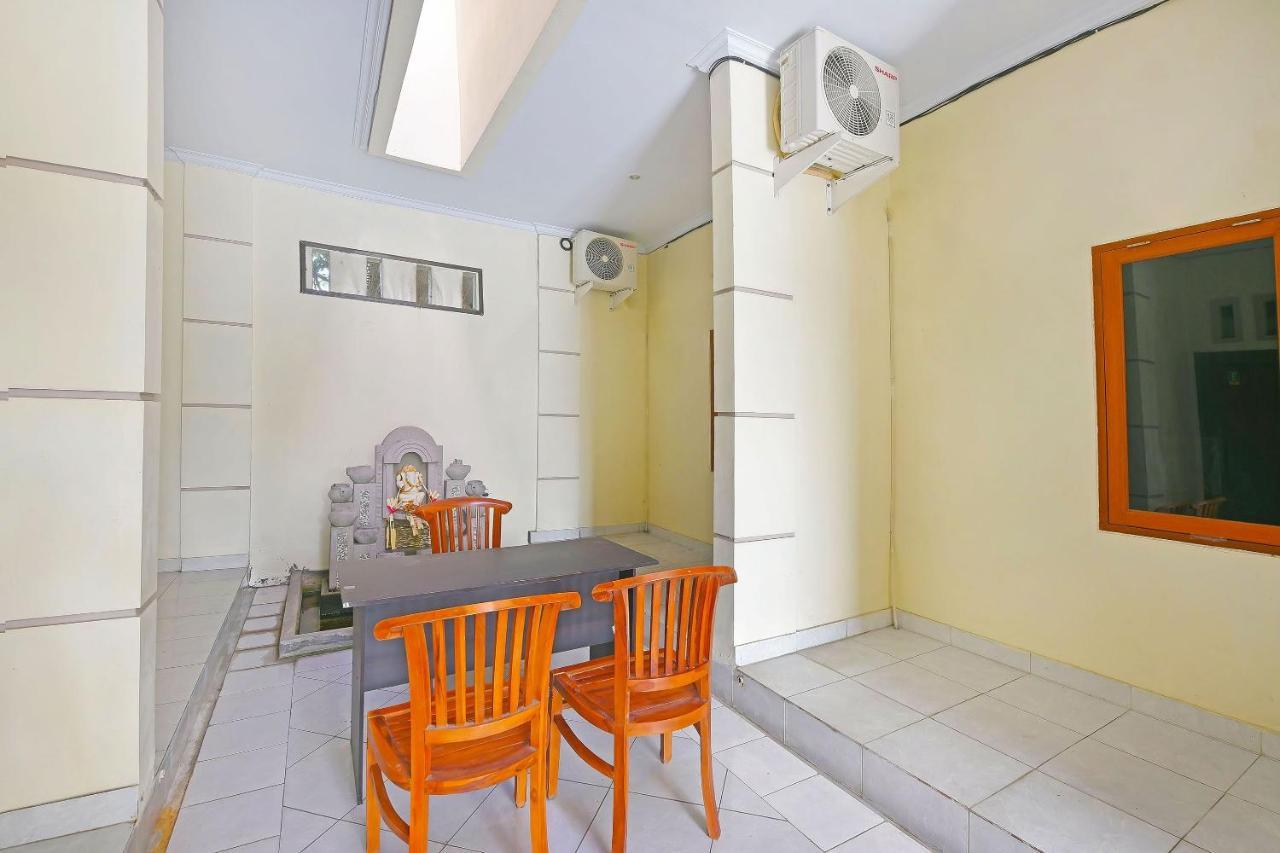 Oyo 91445 Sandat Guest House Dempassar Exterior foto
