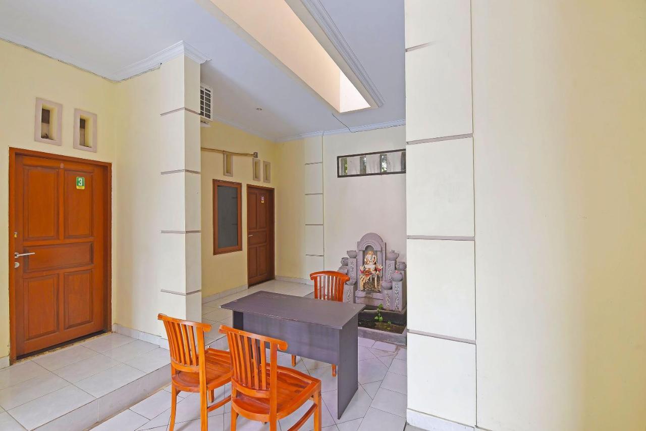 Oyo 91445 Sandat Guest House Dempassar Exterior foto