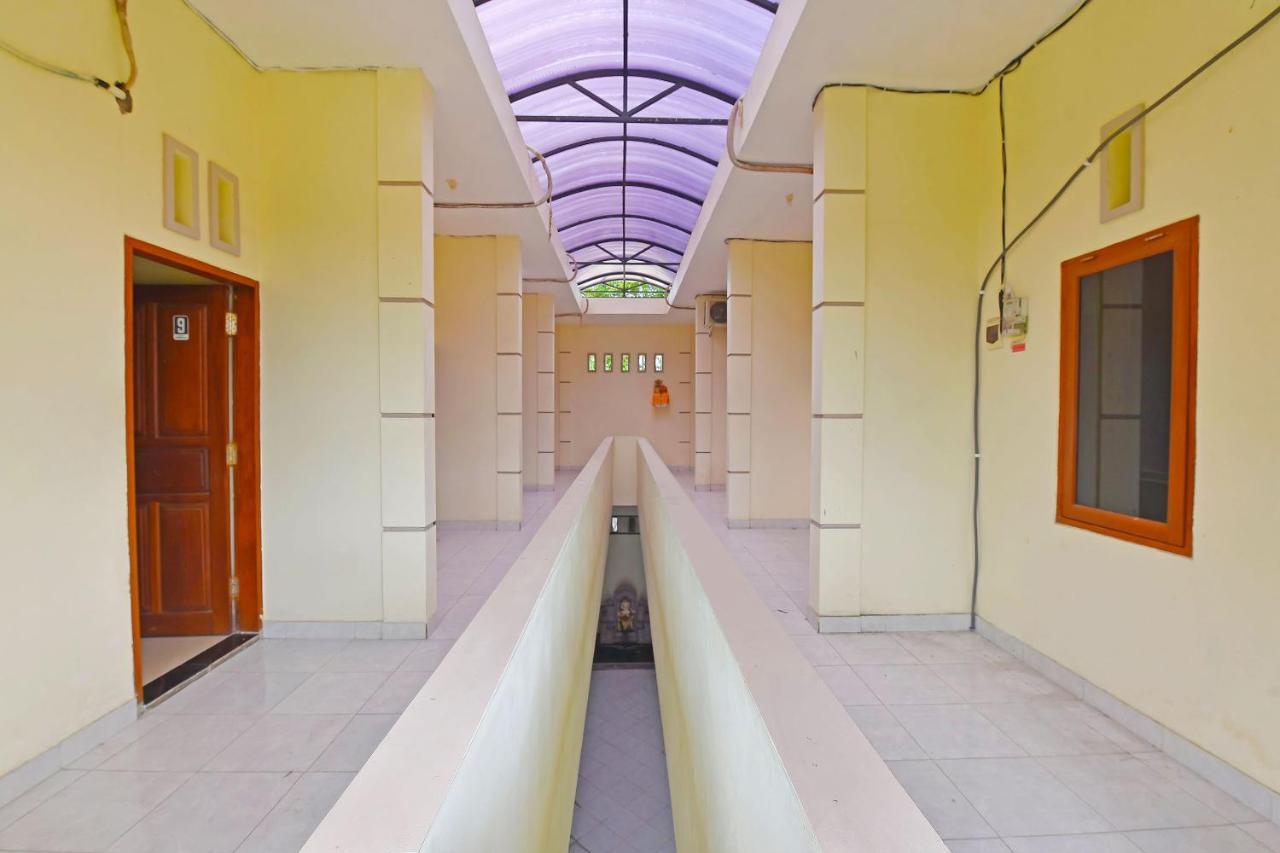 Oyo 91445 Sandat Guest House Dempassar Exterior foto