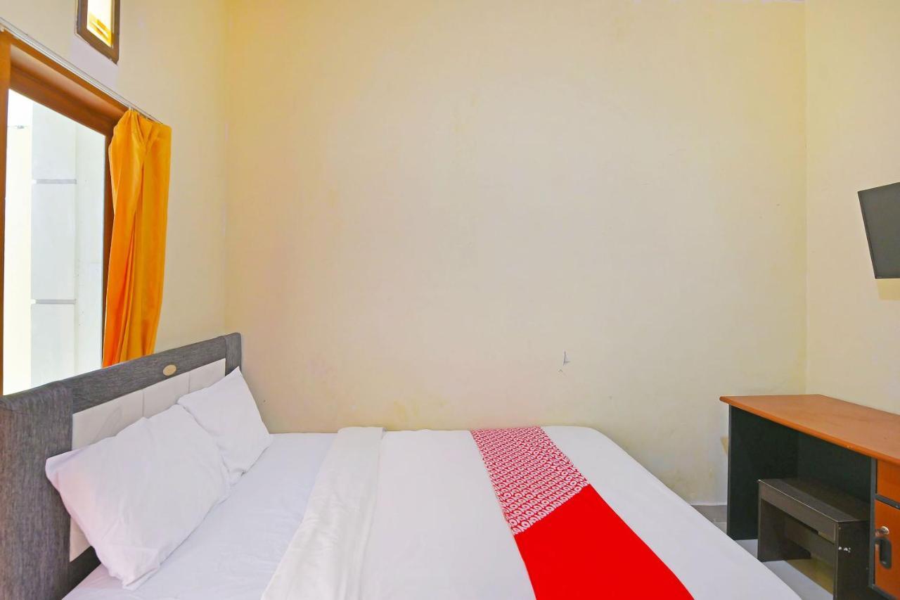 Oyo 91445 Sandat Guest House Dempassar Exterior foto